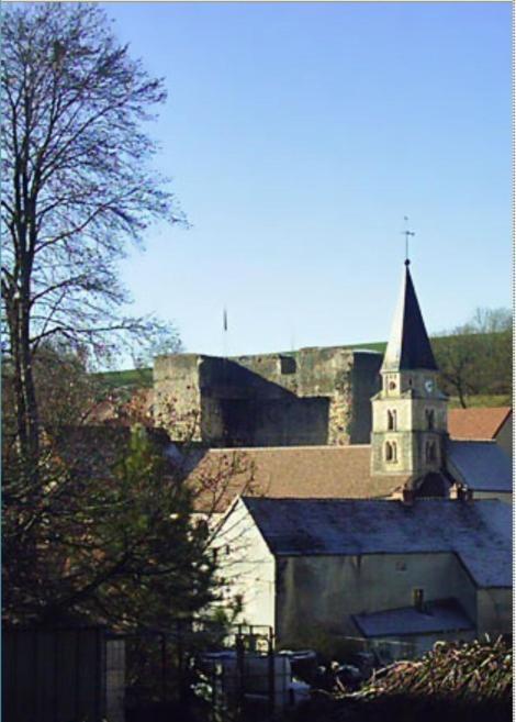 Le Puits Fortifie Salives Exterior photo